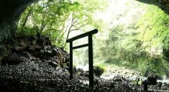 宮崎の洞窟内神社3選: 今と昔を繋ぐパワースポット