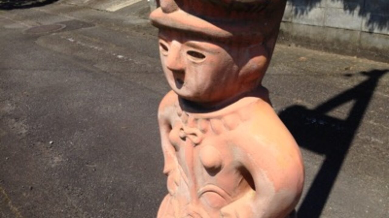 西都をドライブするときは見逃すな！道端にたたずむ埴輪 | 宮崎てげて