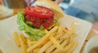 国産ビーフ100%! デートにぴったりな激旨ハンバーガーショップ-UPPER YARD/宮崎市