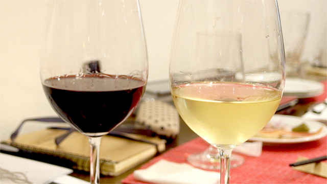 赤と白のおまかせワイン