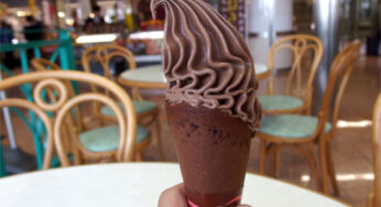 もう食べた? 空港先行発売の濃厚チョコレートソフトクリーム