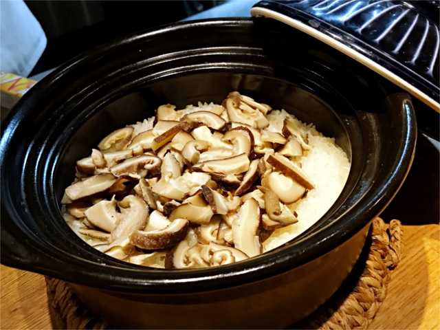合鴨米と乾燥シイタケの炊き込みご飯