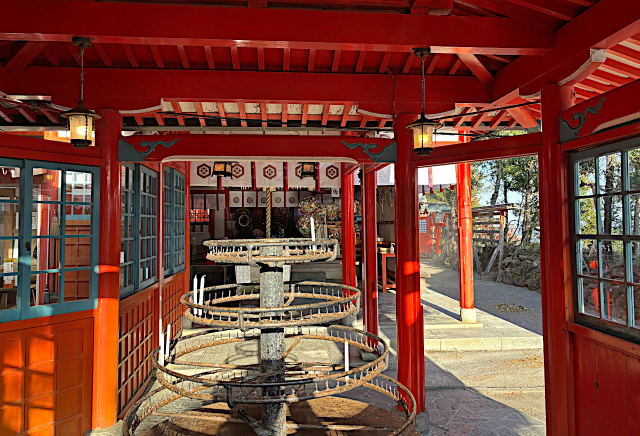 霞神社境内