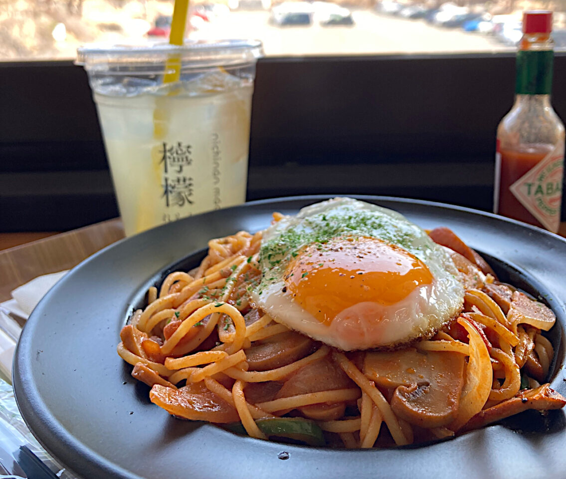 ナポリタンとレモンスカッシュ
