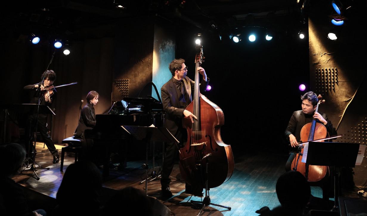 演奏中のEl Cielo 2020