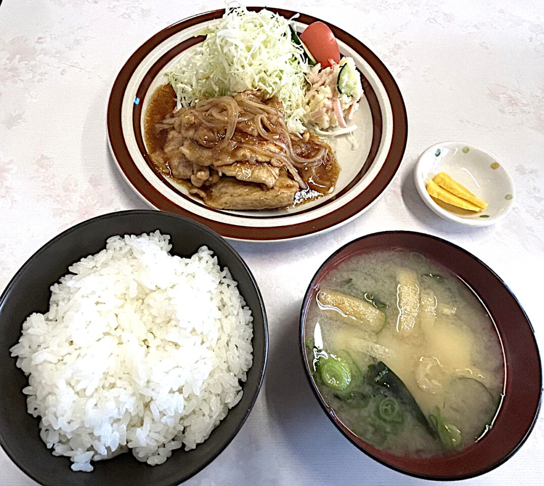 みゆみ食堂の生姜焼き定食