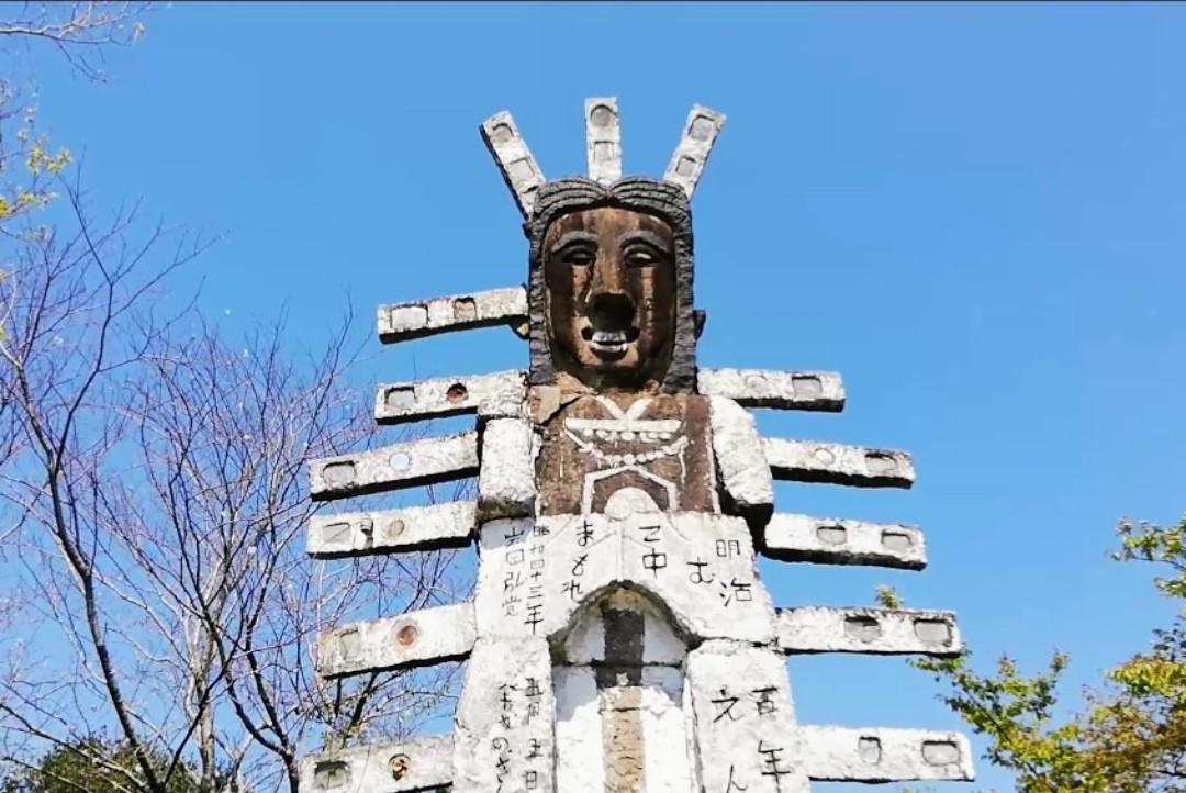 天照大神の像