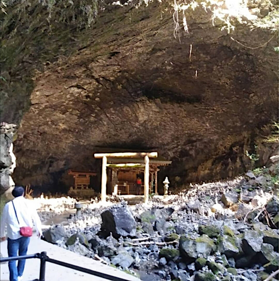天安河原